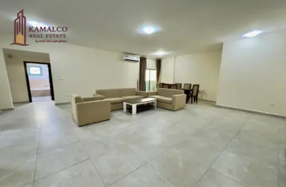 Apartment - 2 Bedrooms - 2 Bathrooms for rent in Umm Ghuwalina - Umm Ghuwailina - Doha