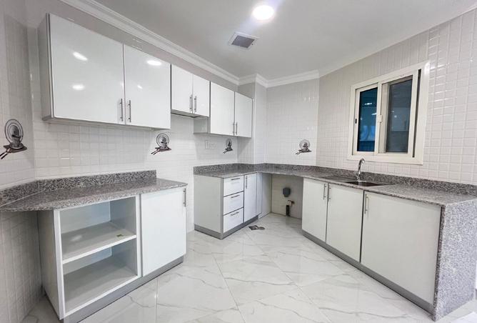 992339 - Property Image 3