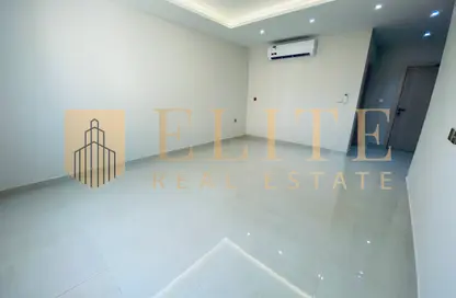 Apartment - 2 Bedrooms - 2 Bathrooms for rent in Omar Bin Abdul Aziz Street - Madinat Khalifa - Doha