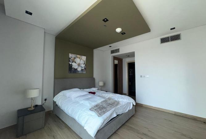 988414 - Property Image 3