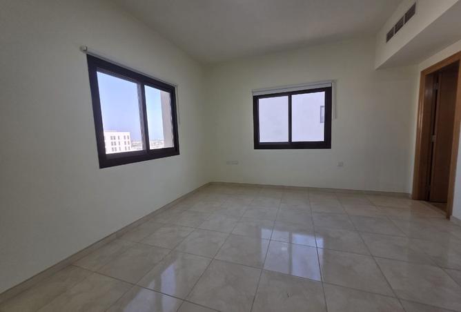 989706 - Property Image 3