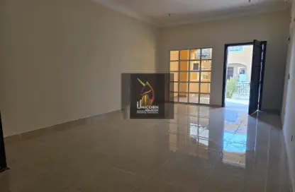 مجمع سكني - 6 غرف نوم - 7 حمامات للايجار في أم العمد - أم العمد - الشمال