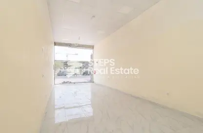 Shop - Studio - 1 Bathroom for rent in Mesaimeer Road - Abu Hamour - Doha