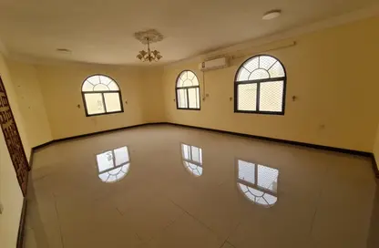فيلا - 5 غرف نوم - 5 حمامات للايجار في فلل الدحيل - الدحيل - الدوحة