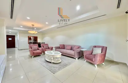 Apartment - 2 Bedrooms - 3 Bathrooms for rent in East Porto Drive - Porto Arabia - The Pearl Island - Doha