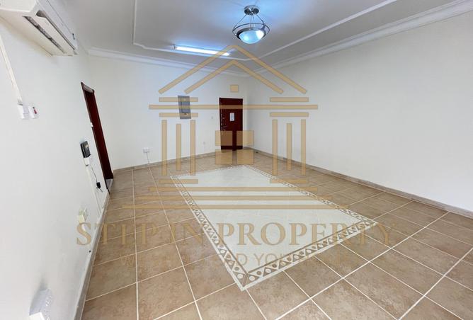 965910 - Property Image 2