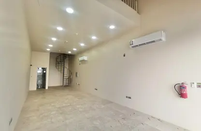 Retail - Studio - 1 Bathroom for rent in Al Wajba - Al Rayyan - Doha