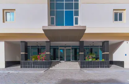 Apartment - 2 Bedrooms - 2 Bathrooms for rent in Al Sadd - Doha