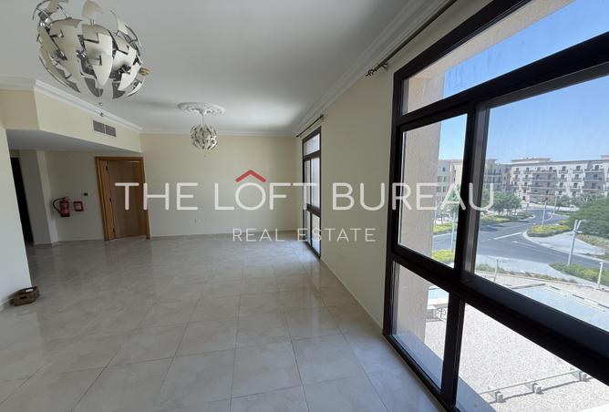 932202 - Property Image 2