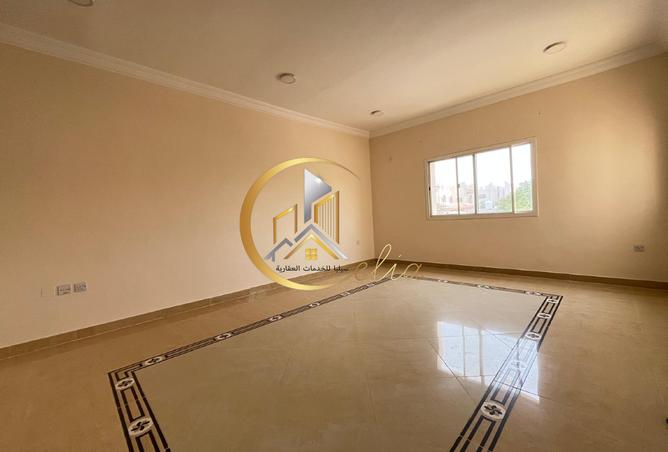 912091 - Property Image 2