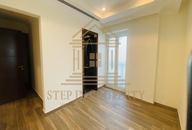 967729 - Property Image 2