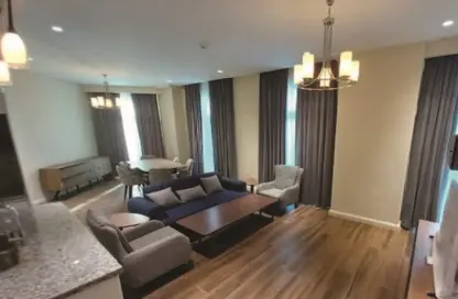 Apartment - 2 Bedrooms - 3 Bathrooms for sale in Floresta Gardens - Floresta Gardens - The Pearl Island - Doha