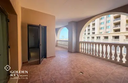 Apartment - 1 Bedroom - 2 Bathrooms for rent in West Porto Drive - Porto Arabia - The Pearl Island - Doha