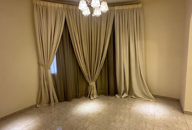 990755 - Property Image 2