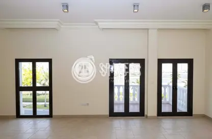 Apartment - 3 Bedrooms - 4 Bathrooms for rent in Carnaval - Qanat Quartier - The Pearl Island - Doha