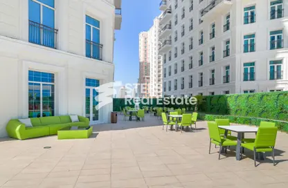 Apartment - 3 Bedrooms - 3 Bathrooms for rent in The Garden - Floresta Gardens - The Pearl Island - Doha Apartment - 3 Bedrooms - 3 Bathrooms for rent in The Garden - Floresta Gardens - The Pearl Island - Doha