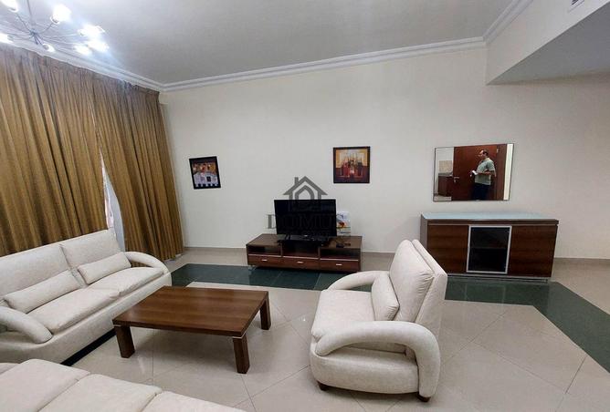 907842 - Property Image 2
