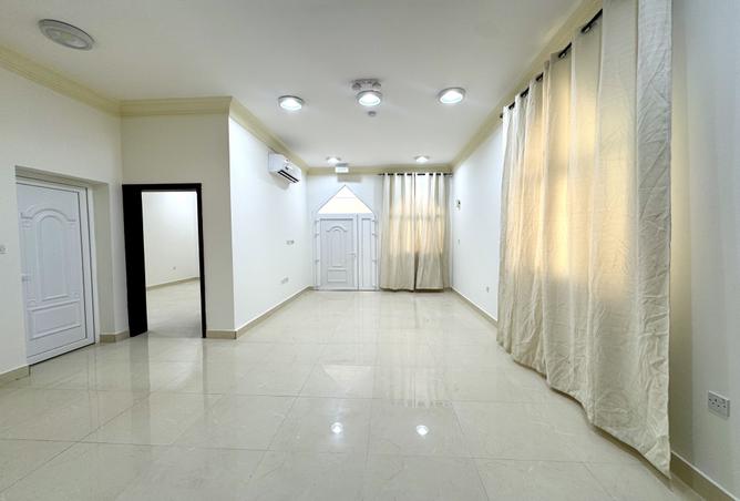 940077 - Property Image 3