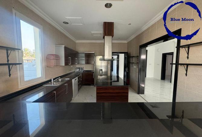 949265 - Property Image 3