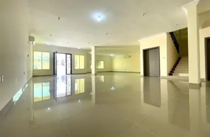 Apartment - 6 Bedrooms - 5 Bathrooms for rent in Al Wukair - Al Wukair - Al Wakra