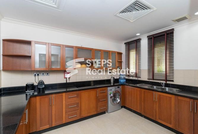 Compound - 2 Bedrooms - 3 Bathrooms for rent in West Bay Lagoon Street - West Bay Lagoon - Doha