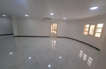 Apartment - 3 Bedrooms - 3 Bathrooms for rent in Muntazah Commercial Complex - Najma - Doha