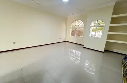 مجمع سكني - 4 غرف نوم - 4 حمامات للايجار في المعمورة - المعمورة - الدوحة