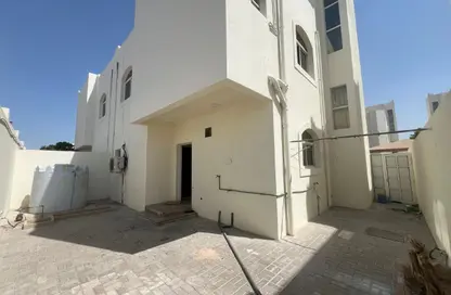 Villa - 3 Bedrooms - 4 Bathrooms for rent in Al Dana st - Muraikh - AlMuraikh - Doha