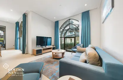 شقة - 2 غرف نوم - 4 حمامات للايجار في البلاج الأوسط - البلاج - جزيرة اللؤلؤة - الدوحة