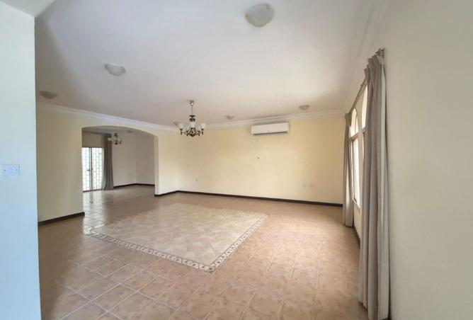 987479 - Property Image 3