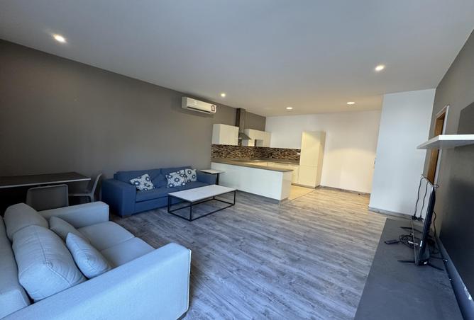 898099 - Property Image 2