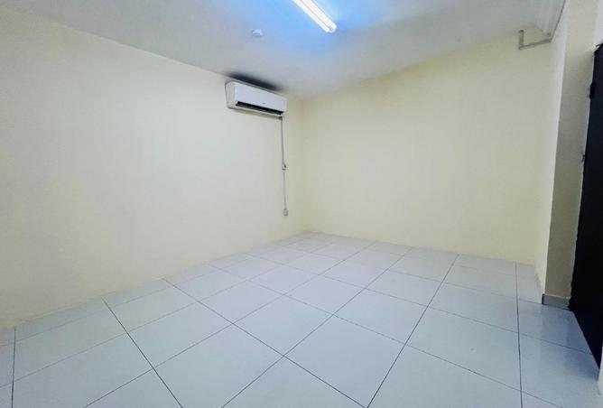988977 - Property Image 2