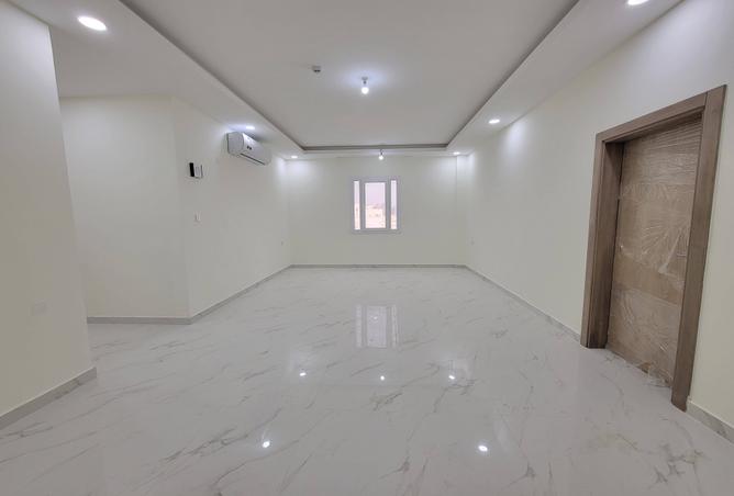 956840 - Property Image 2
