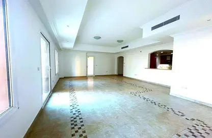 Apartment - 3 Bedrooms - 4 Bathrooms for rent in Marina Gate - Porto Arabia - The Pearl Island - Doha