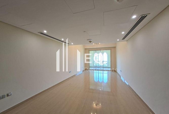 956040 - Property Image 2