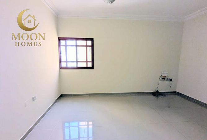 987206 - Property Image 2