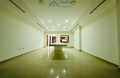 Apartment - 2 Bedrooms - 3 Bathrooms for sale in West Porto Drive - Porto Arabia - The Pearl Island - Doha