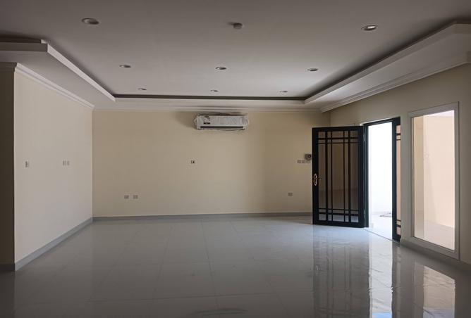 983287 - Property Image 3