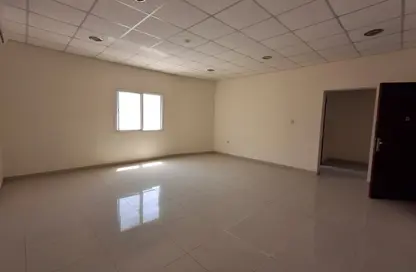 فيلا - 5 غرف نوم - 4 حمامات للايجار في أم العمد - أم العمد - الشمال