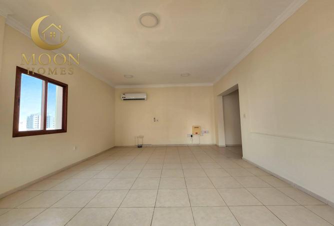 982961 - Property Image 2
