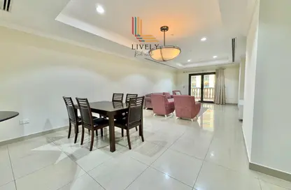 Apartment - 2 Bedrooms - 3 Bathrooms for rent in Tower 14 - Porto Arabia - The Pearl Island - Doha