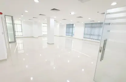 Office Space - Studio - 3 Bathrooms for rent in Umm Ghuwalina - Umm Ghuwailina - Doha