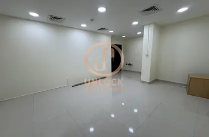 Office Space - Studio - 2 Bathrooms for rent in Al Mansoura - Al Mansoura - Doha