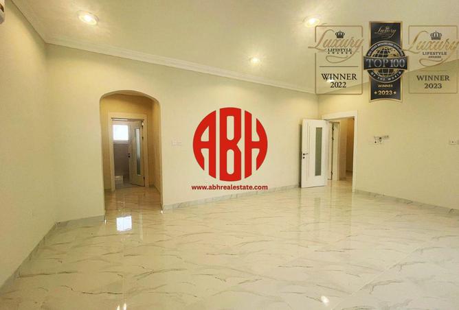 992479 - Property Image 2