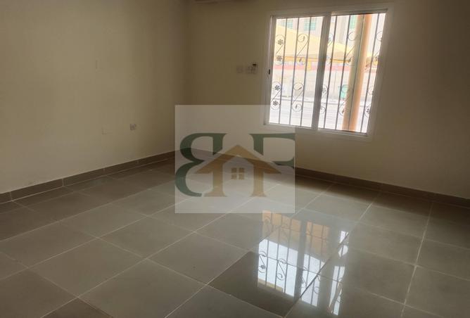 952773 - Property Image 2