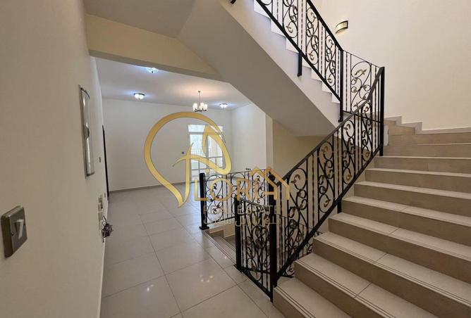 932572 - Property Image 3