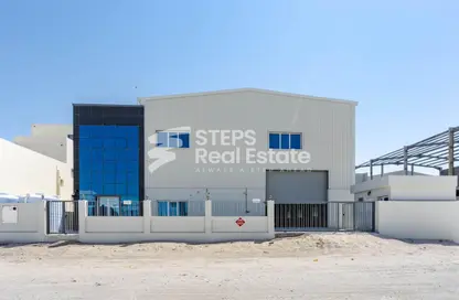 Warehouse - Studio - 7+ Bathrooms for rent in East Industrial Street - Birkat Al Awamer - Al Wakra