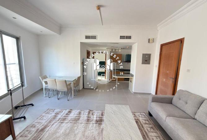 956032 - Property Image 2