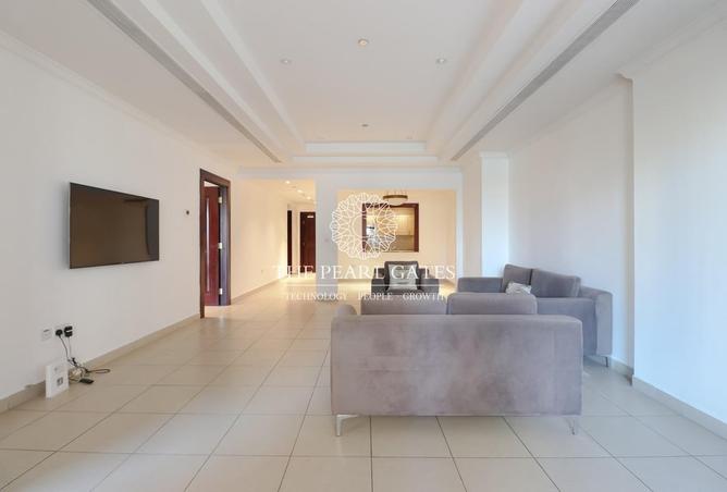 903233 - Property Image 2