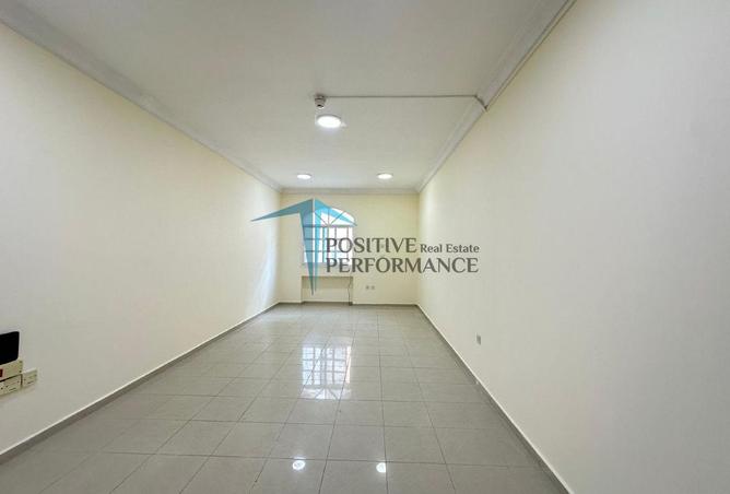 987065 - Property Image 2